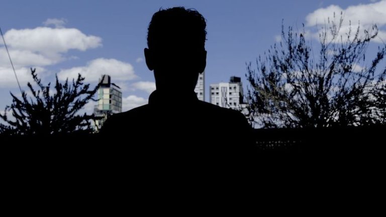 They met on a dating app in Bogota. He woke up dizzy and without his passport the next day