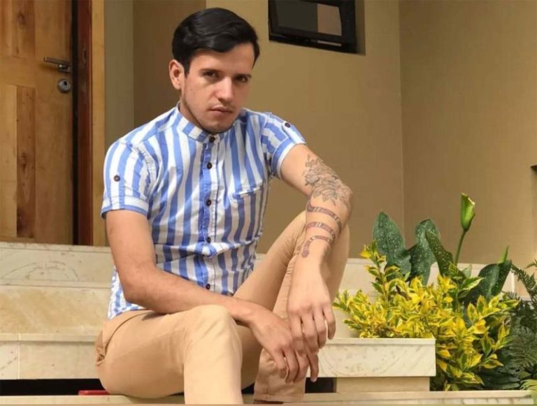 He left Venezuela for the US, dreaming of a career in cosmetics. He was deported to a Salvadoran prison