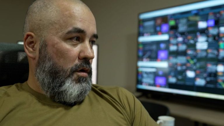 Ukrainians on front line say Russians keep breaking Putin’s ceasefire